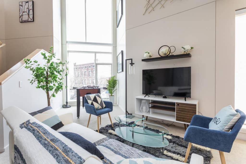 Upscale 3Br Penthouse By Cozysuites อินเดียนาโพลิส ภายนอก รูปภาพ
