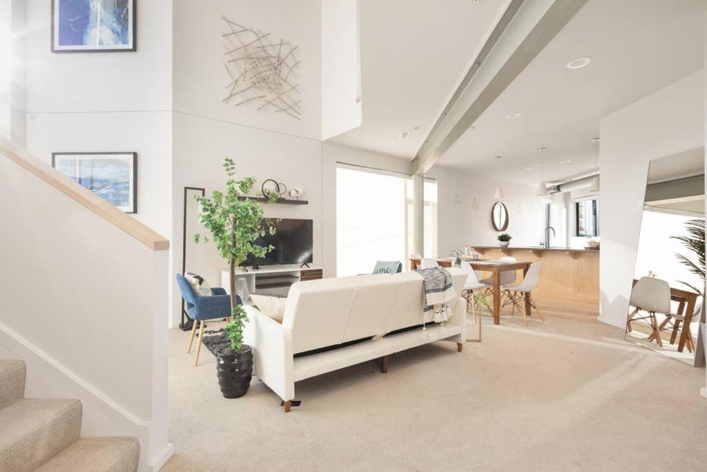 Upscale 3Br Penthouse By Cozysuites อินเดียนาโพลิส ภายนอก รูปภาพ