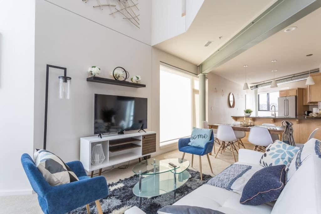 Upscale 3Br Penthouse By Cozysuites อินเดียนาโพลิส ภายนอก รูปภาพ
