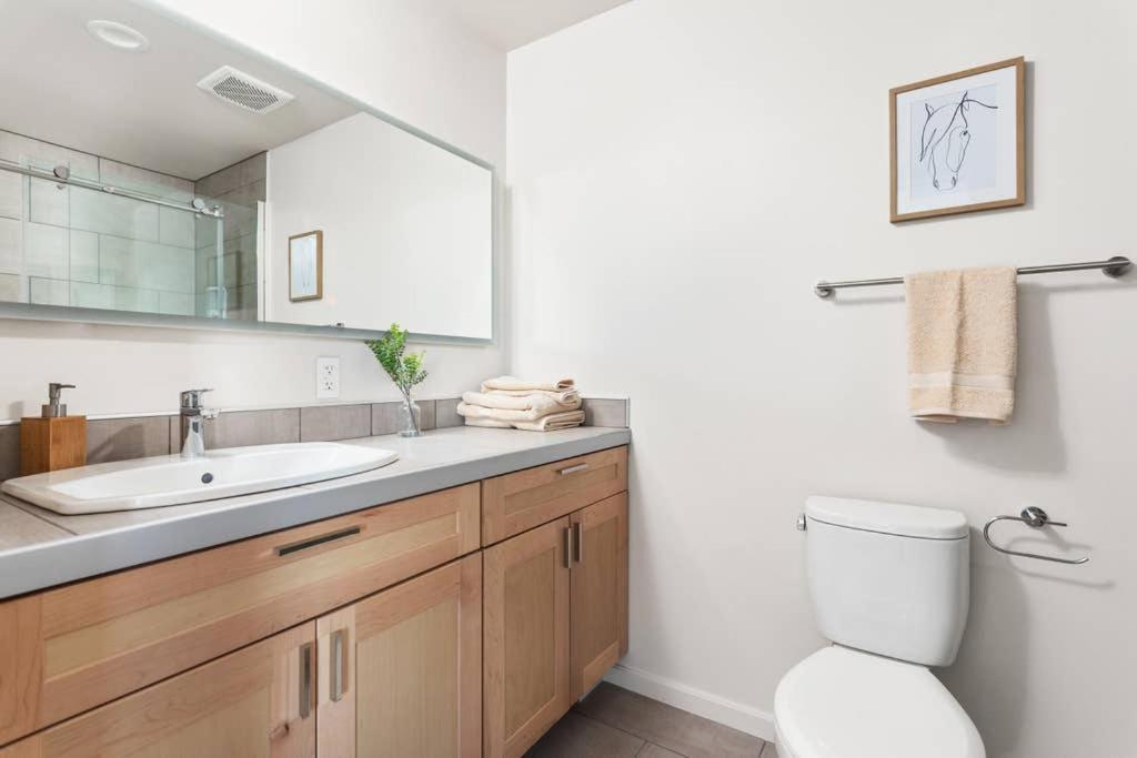 Upscale 3Br Penthouse By Cozysuites อินเดียนาโพลิส ภายนอก รูปภาพ