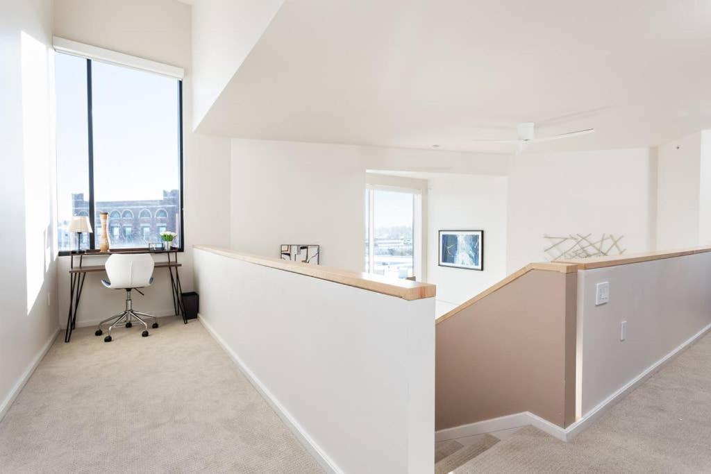 Upscale 3Br Penthouse By Cozysuites อินเดียนาโพลิส ภายนอก รูปภาพ