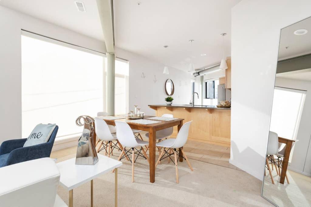 Upscale 3Br Penthouse By Cozysuites อินเดียนาโพลิส ภายนอก รูปภาพ